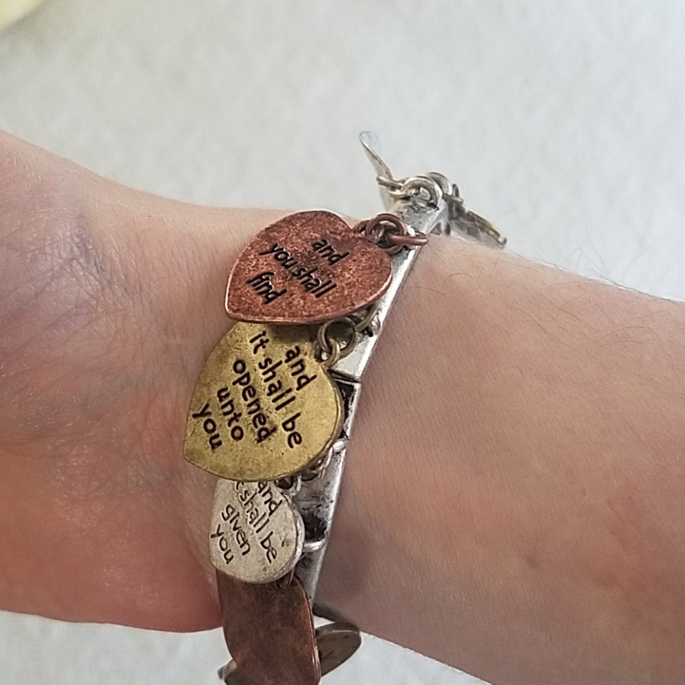 Seek and Ye Shall Find Bracelet - Picture 3 of 4